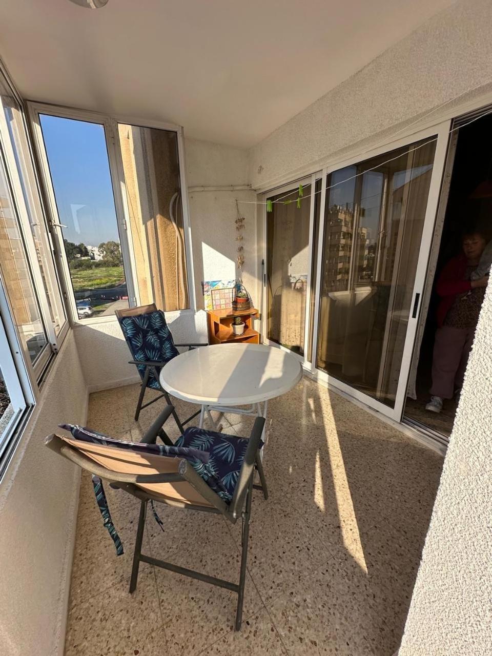Charming & Comfy 2 Minutes To Mackenzie & 5 Minutes To Airport, Close To Restaurants & Center Апартаменты Ларнака