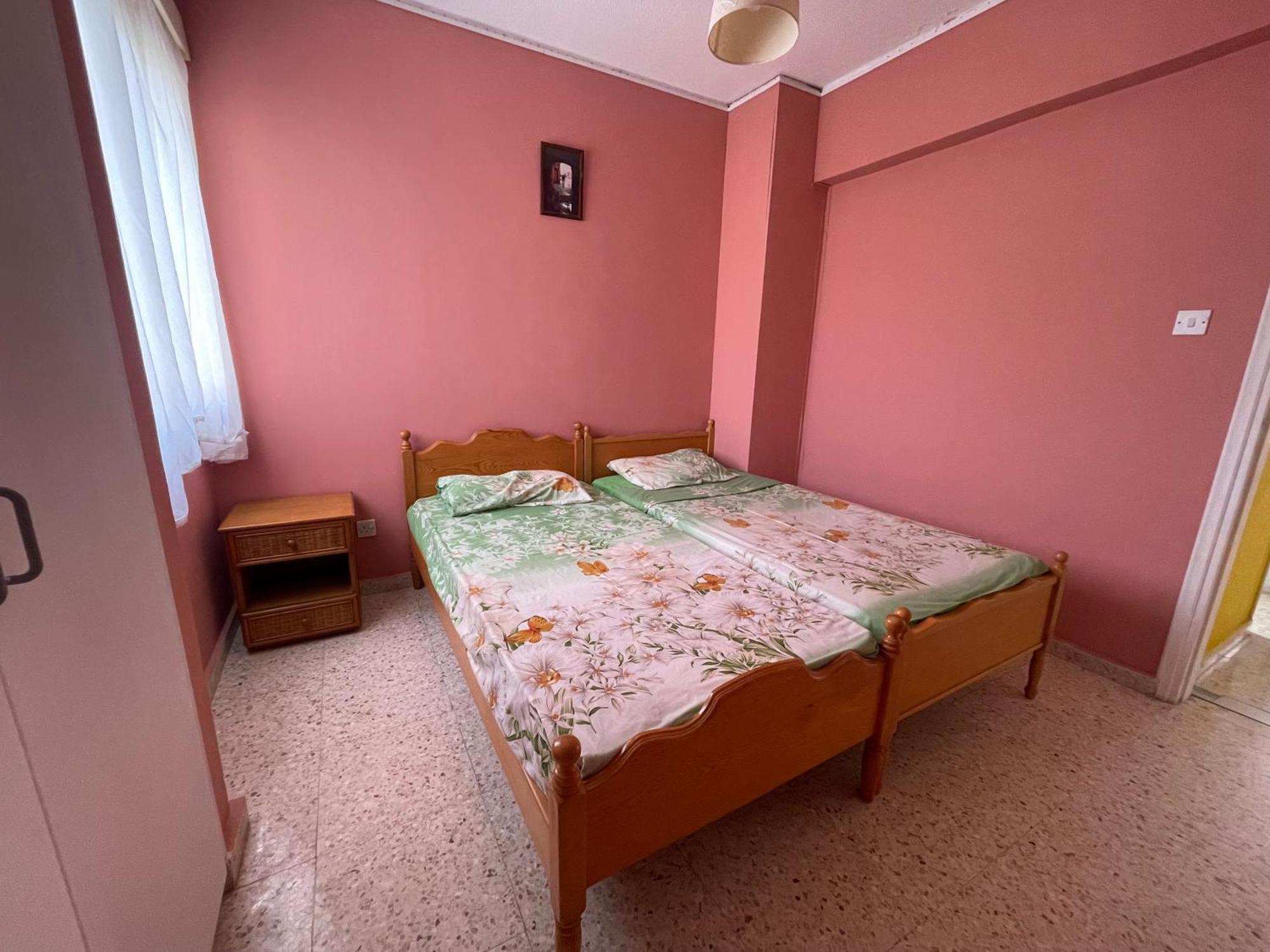 Charming & Comfy 2 Minutes To Mackenzie & 5 Minutes To Airport, Close To Restaurants & Center *