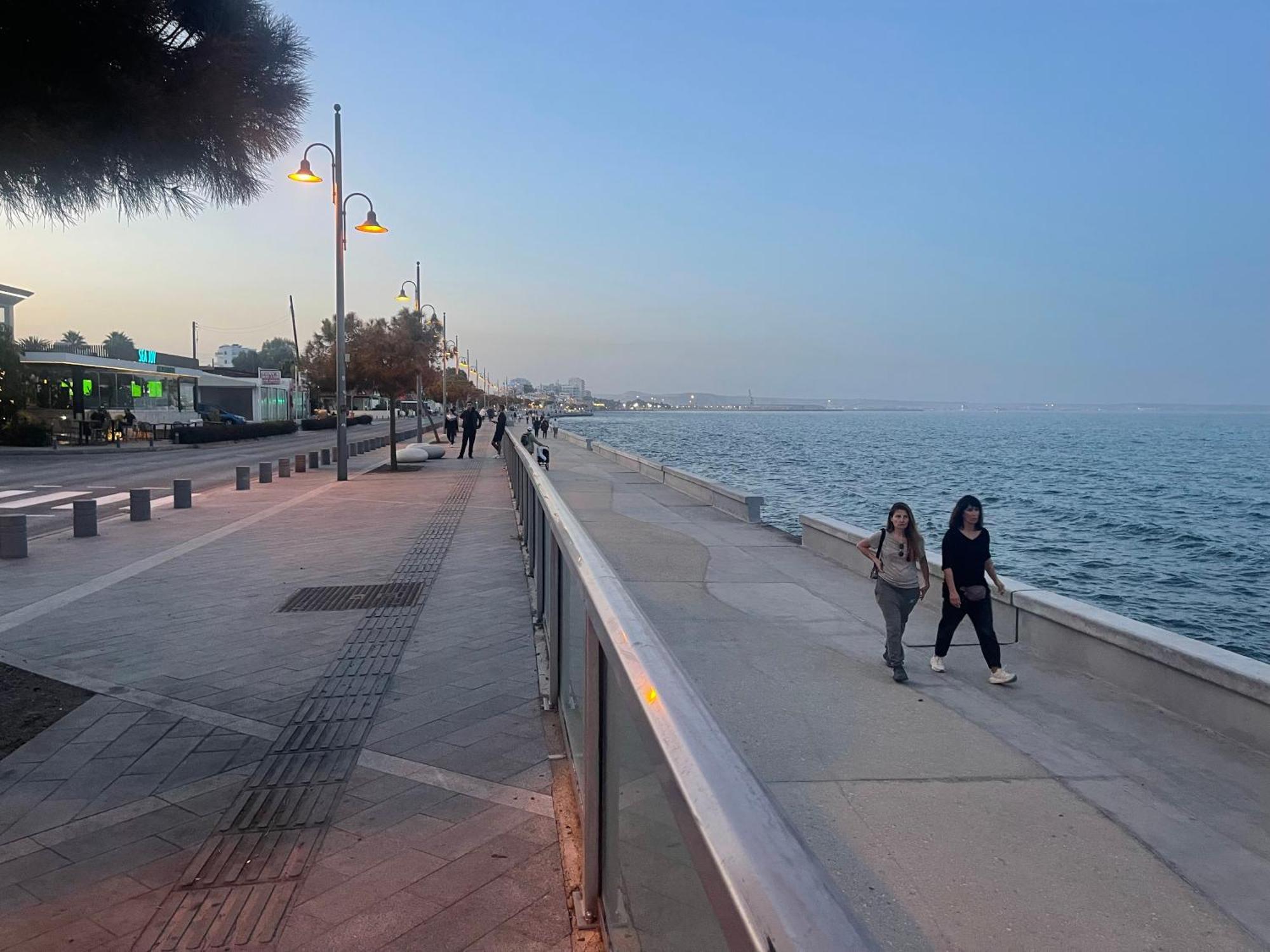 Charming & Comfy 2 Minutes To Mackenzie & 5 Minutes To Airport, Close To Restaurants & Center Апартаменты *