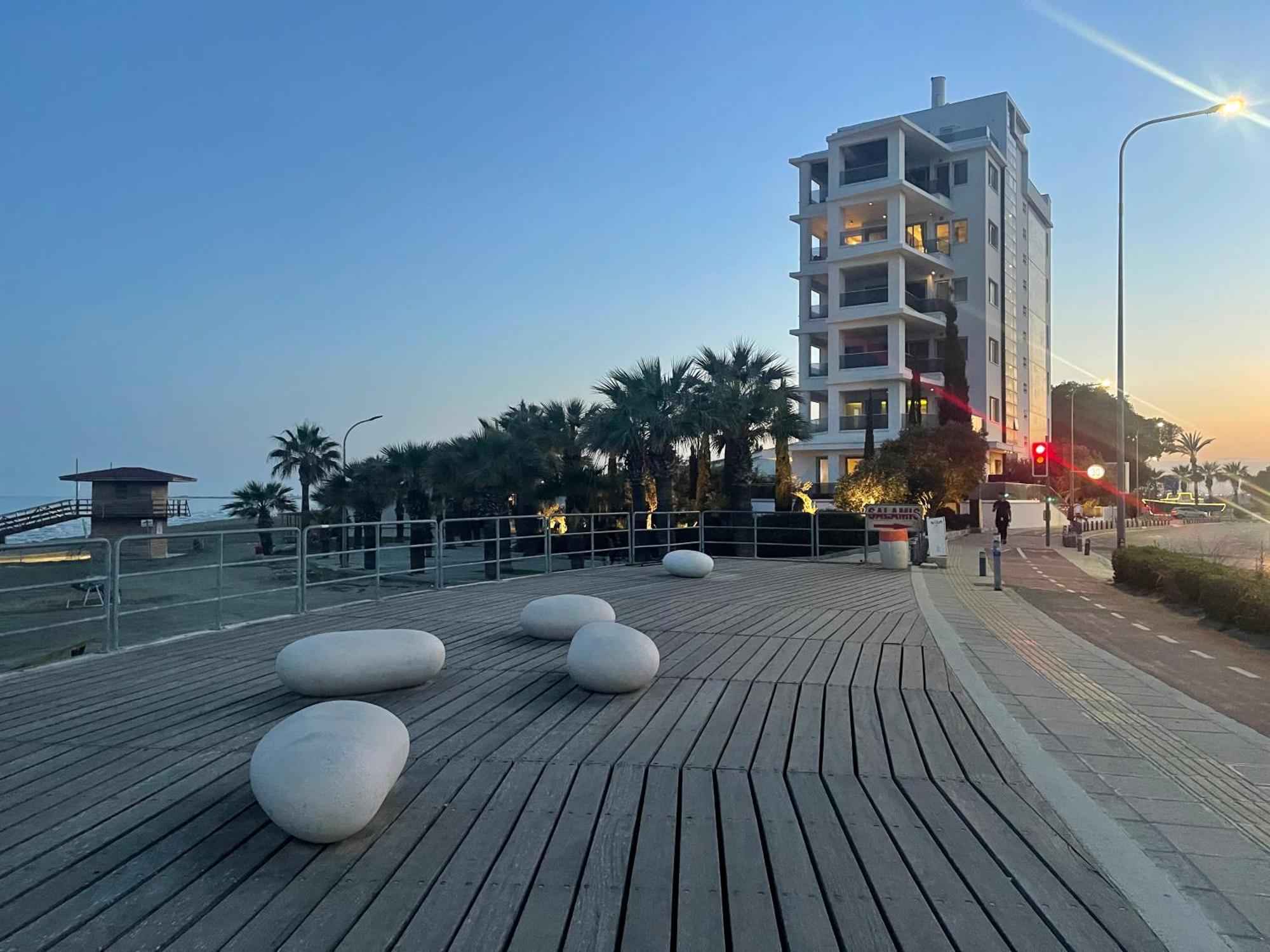 Charming & Comfy 2 Minutes To Mackenzie & 5 Minutes To Airport, Close To Restaurants & Center Апартаменты